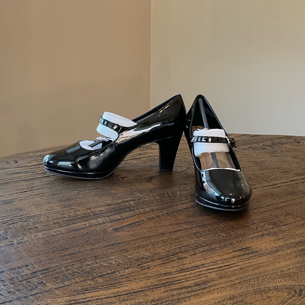 Easy Street Black and White Heels